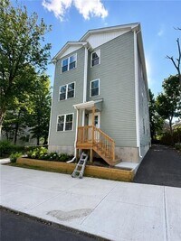 Building Photo - 134 Florence St