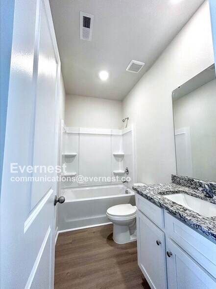 Building Photo - 115 Lightning Dr