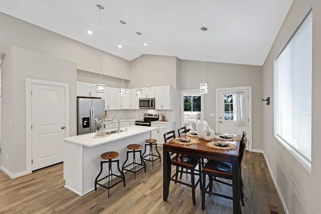 Building Photo - Modern Updates Meet Classic Charm in This ...