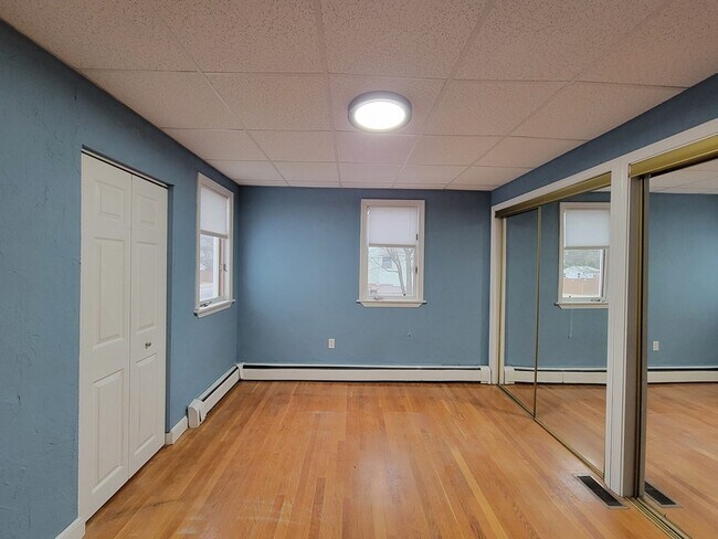 Building Photo - 459 Medford St