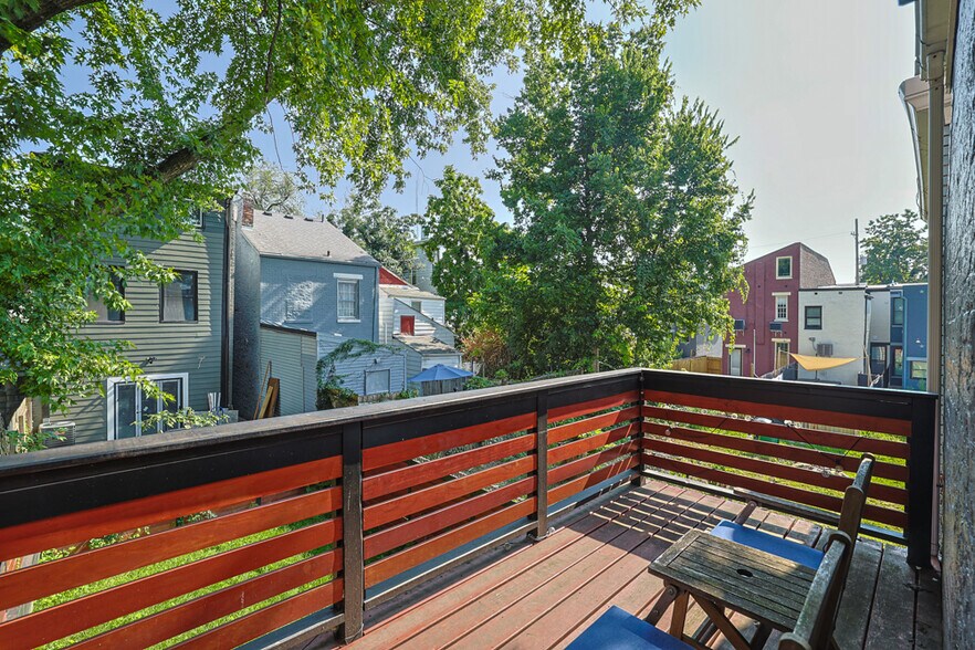 Building Photo - 916 Findlay St