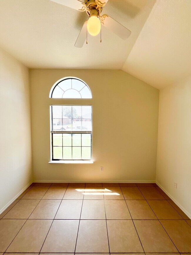 Building Photo - Available NOW!!!! Open floor plan features living room with fireplace, dining area, and large kit...