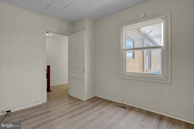 Building Photo - 448 Penn Ave