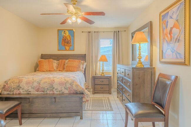 Building Photo - 6203 Tebbetts Dr