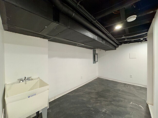 Building Photo - 3512 E Baltimore St