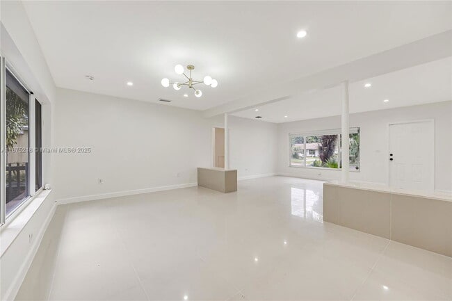 Building Photo - 12885 Griffing Blvd