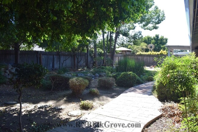 Building Photo - 9006 El Patio Ct