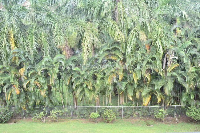 Building Photo - Upgraded 2/1/1 Hale Anaole Apts (Kaneohe) w/ utl. incl.