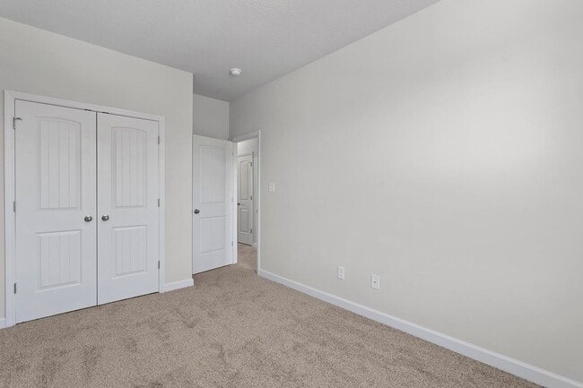 Building Photo - Townhome for Rent with Covered Patio!