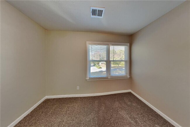 Building Photo - 4251 Vineyard Trail SW