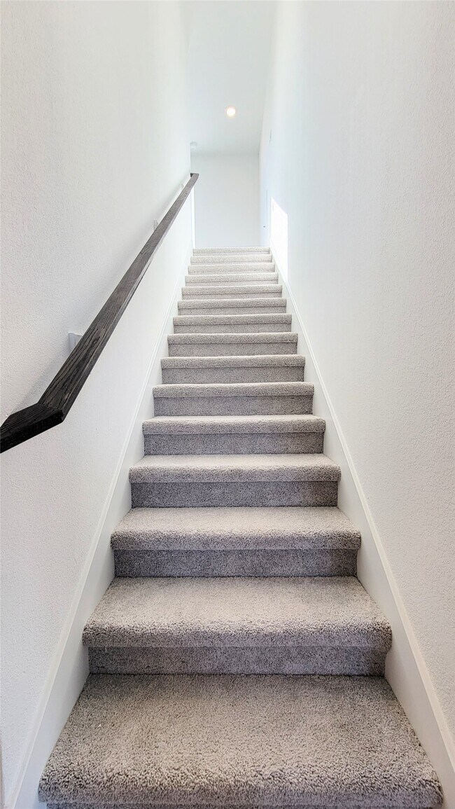 Building Photo - 27634 Spearmint Ridge Dr