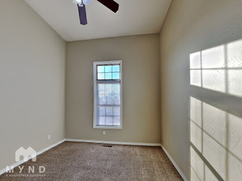 Building Photo - 5697 W Alexa Ln