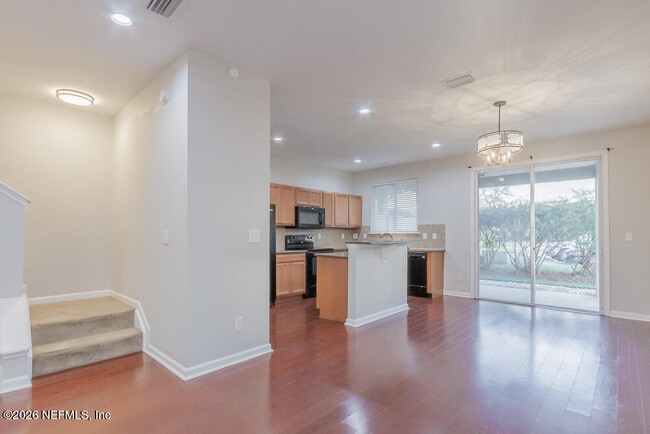 Building Photo - 2307 Sunset Bluff Dr