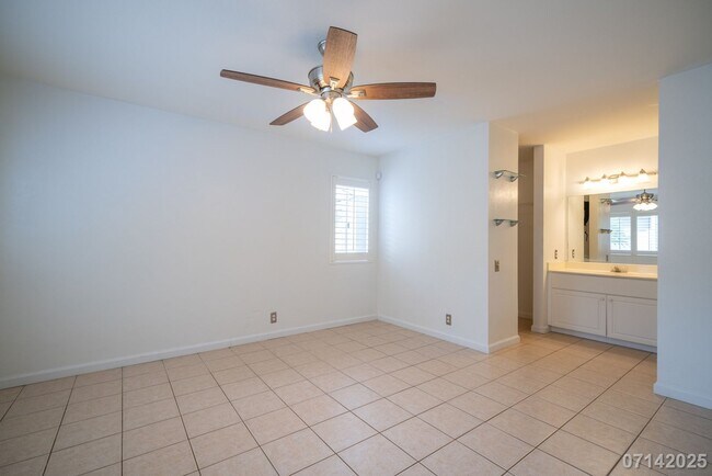 Building Photo - 3Bd, 2Ba Condo in Lombard Way, Ewa Gentry