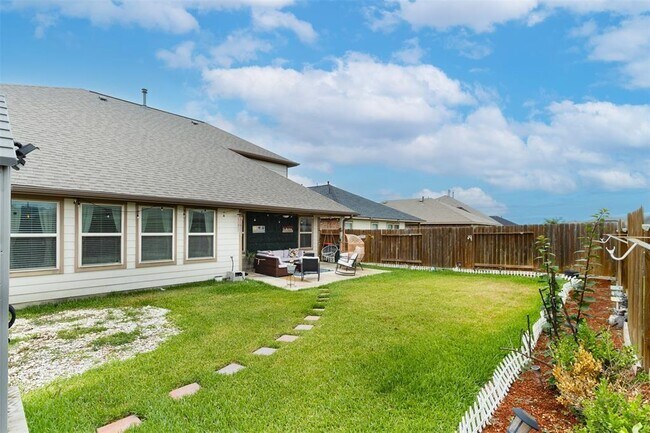 Building Photo - 29215 Jacobs River Dr
