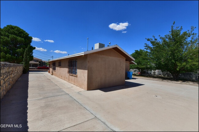 Building Photo - 528 Liahona Dr