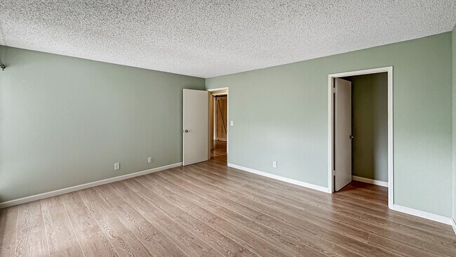 Building Photo - Exceptionally Renovated Corner Apartment at Watergate!