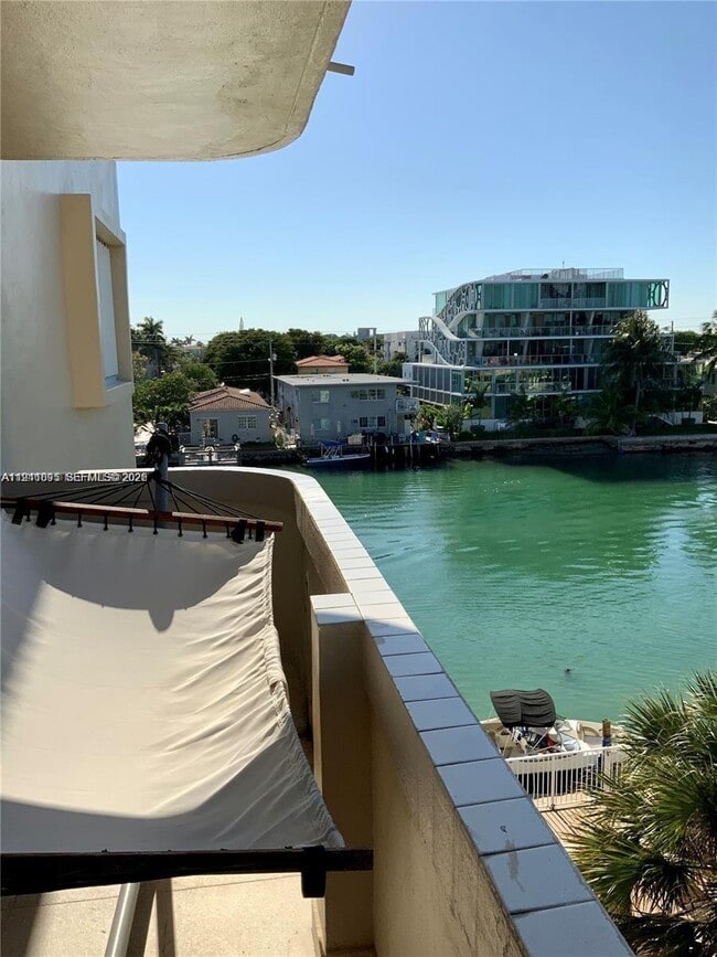 Building Photo - 8400 Byron Ave