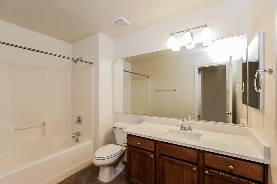 Building Photo - 2829 W Grenadine Rd