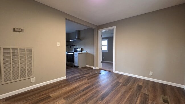 Primary Photo - Totally Renovated, Private Cottage Now For Rent