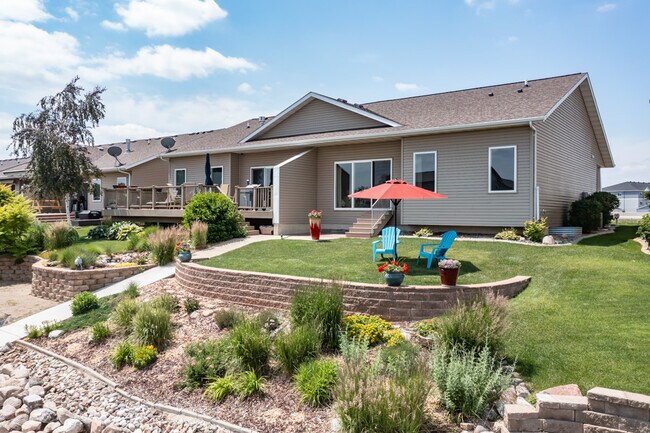 Building Photo - 2304 Marina Rd SE