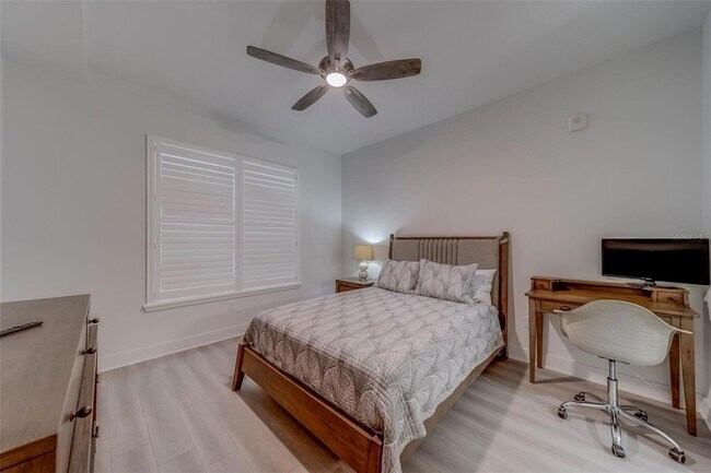 Building Photo - 400 150th Ave