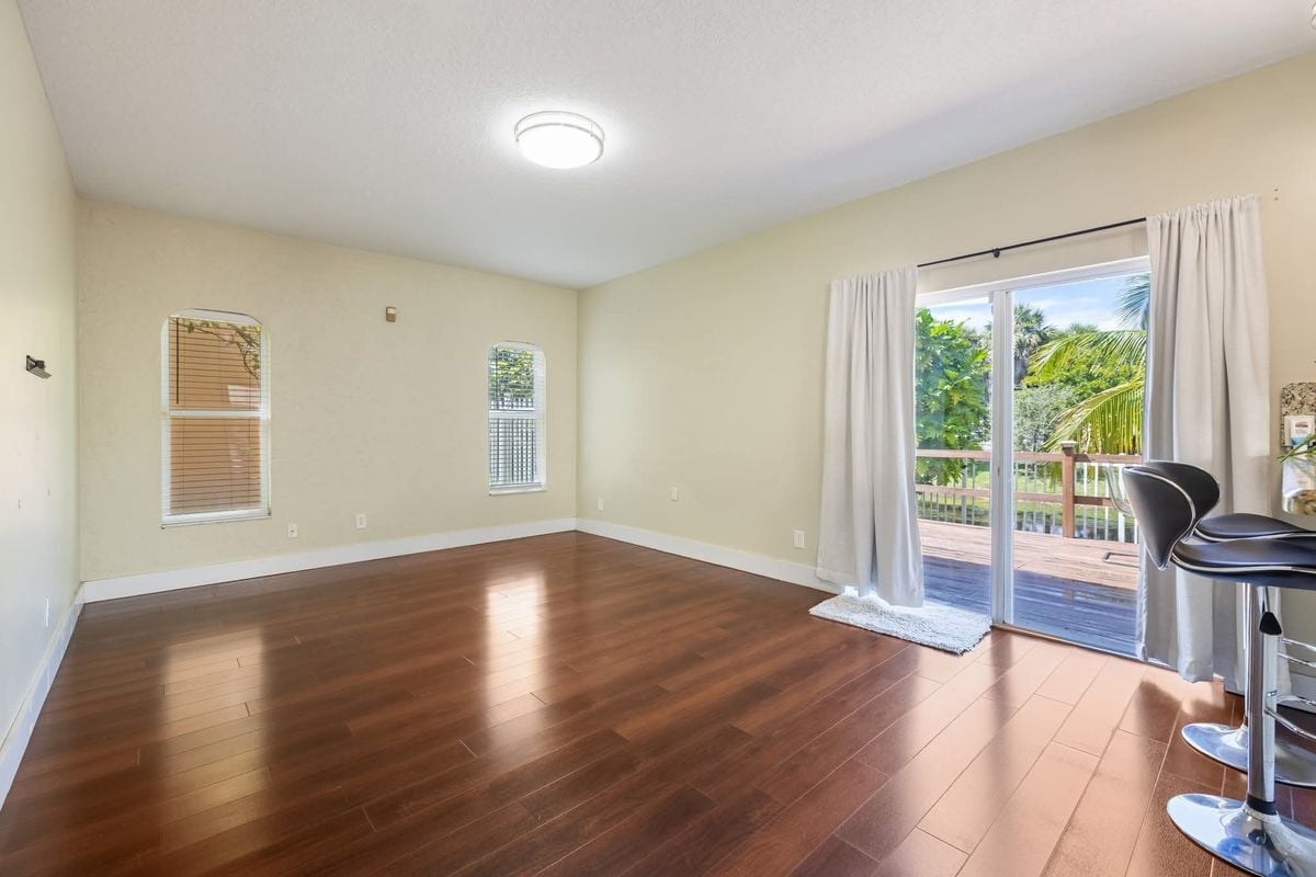 Building Photo - 1512 SW 106th Ave