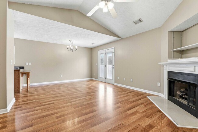 Building Photo - 3BR Home Walkable to Downtown Zebulon with Fenced Yard