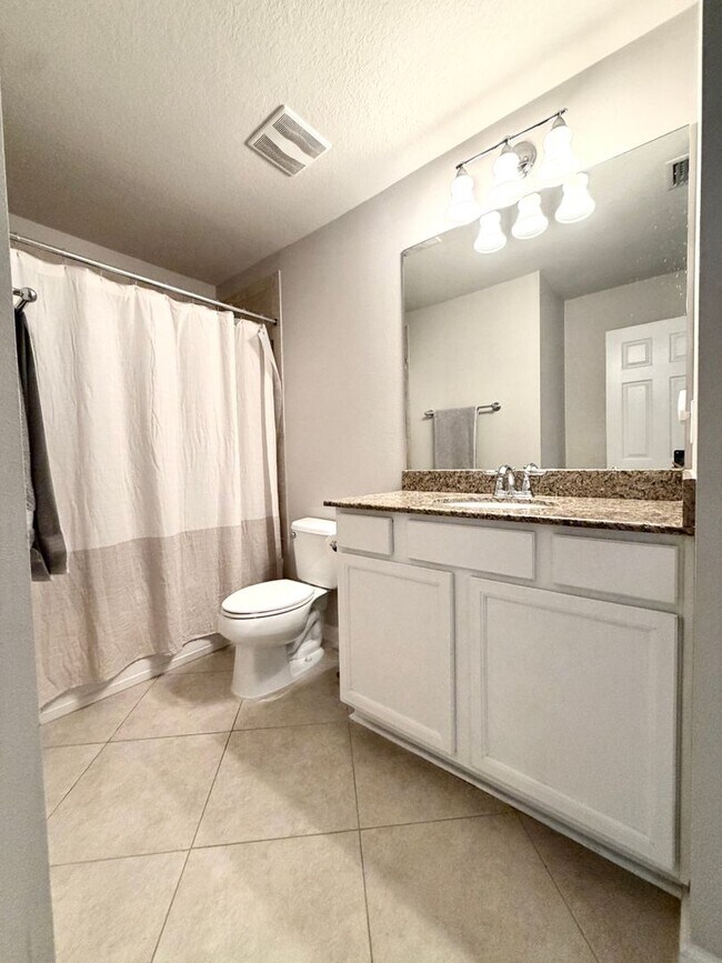 Building Photo - 13527 Montecito Pl