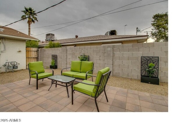 Building Photo - 6809 E Earll Dr