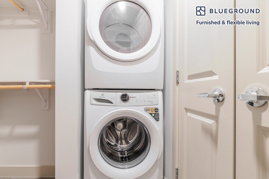 Building Photo - 11600 Spirit Dr