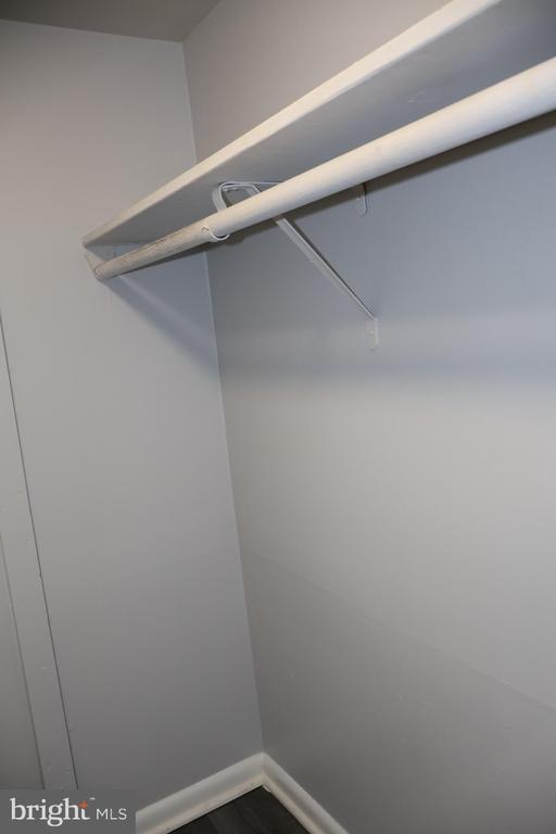 Building Photo - 4951 Americana Dr