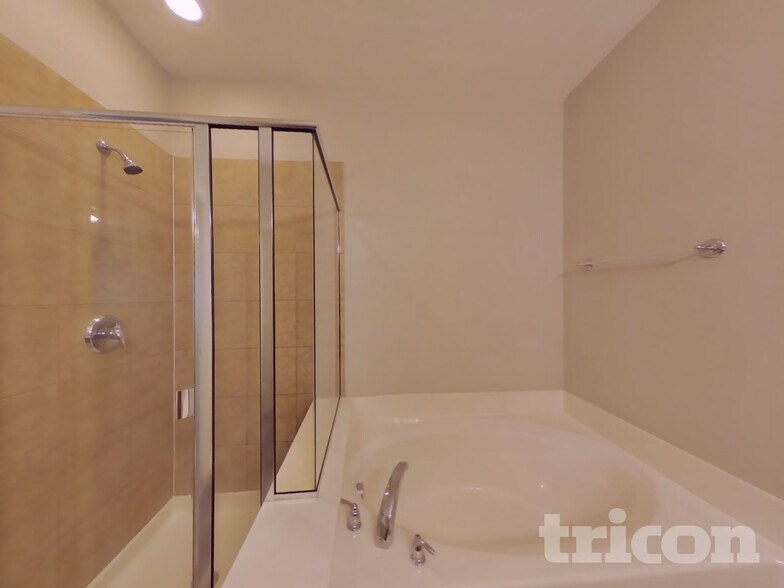 Building Photo - 2413 Castle Creek Dr