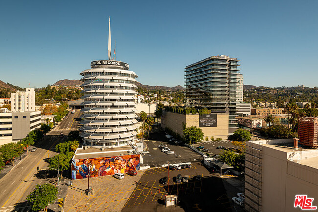 Building Photo - 6253 Hollywood Blvd