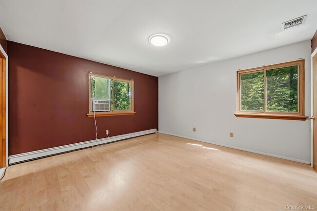 Building Photo - 383 NY-32