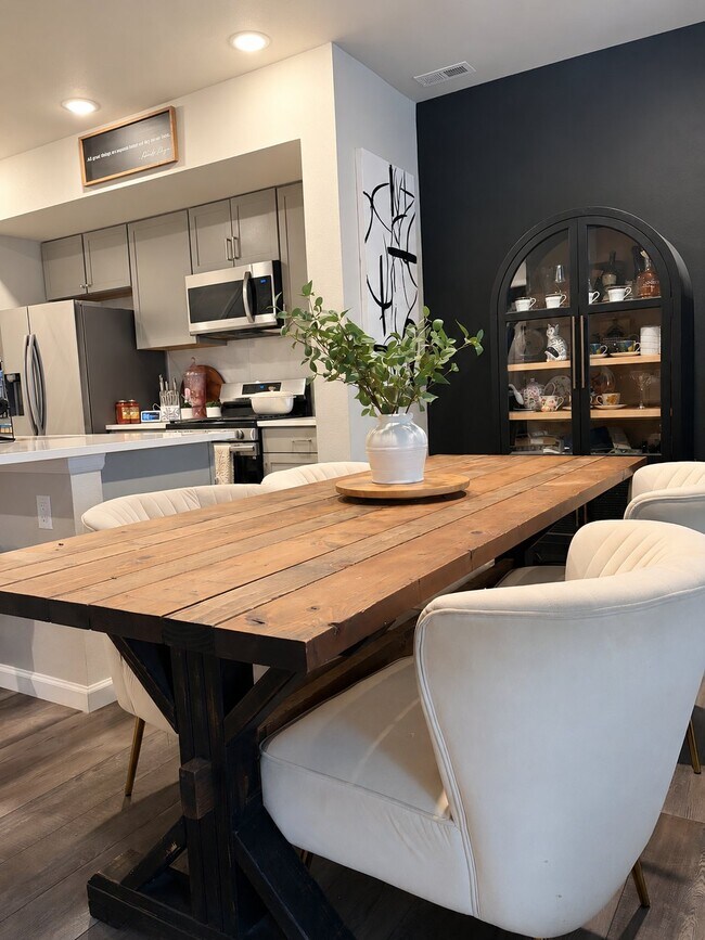 Building Photo - 1625 Rose Quartz Heights