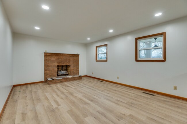 Building Photo - 134 Howes Chapel Rd