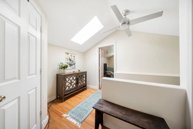 Building Photo - Spacious 6 Bedroom Home in La Verkin!