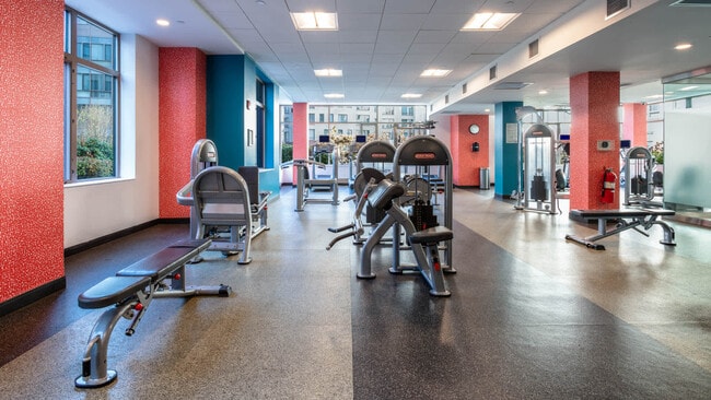 Building Photo - 285 Third St. Unit 716