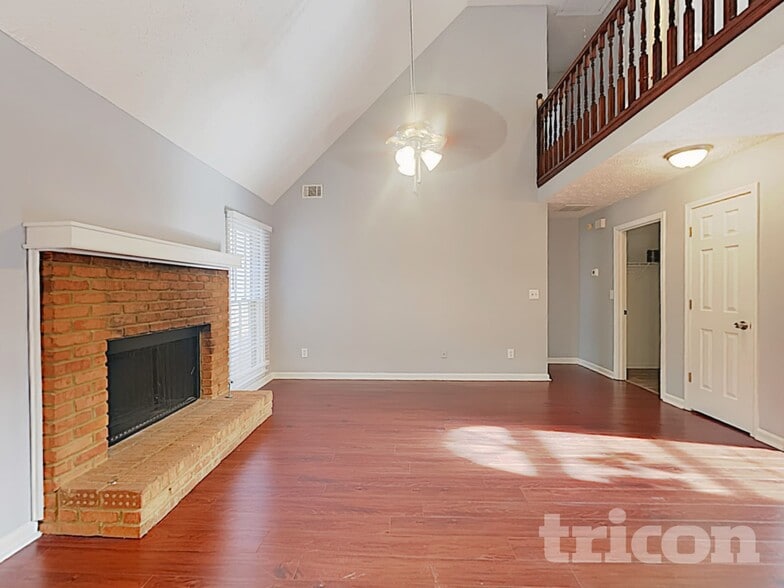 Building Photo - 2651 Laurel Woods Ln SE