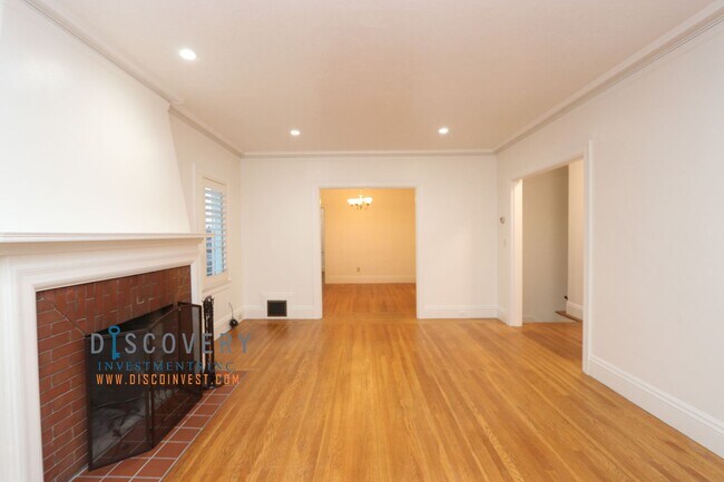 Building Photo - 841 Warfield Ave