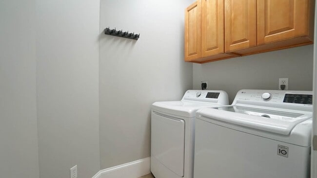 In-house laundry - 426 Waterford Lake Dr