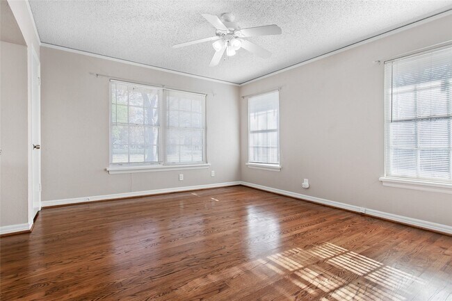 Building Photo - 9306 Forest Hills Blvd