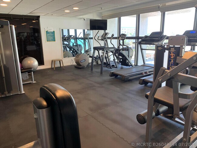 Building Photo - 3115 S Ocean Blvd
