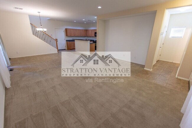 Building Photo - 928 S Hawk Ln