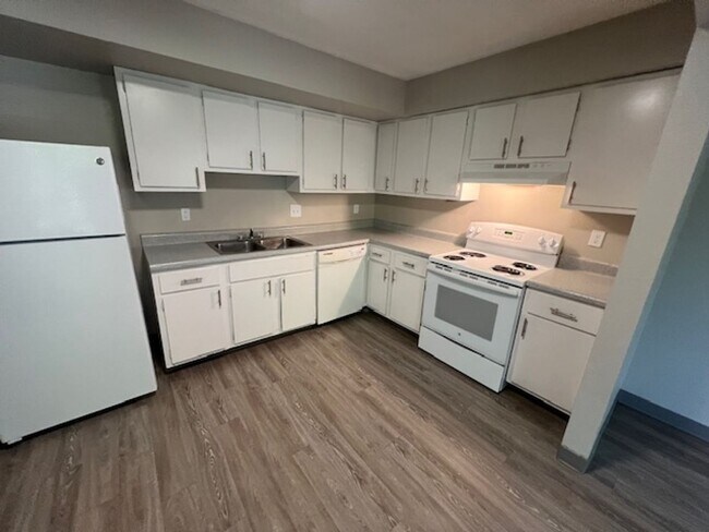 Building Photo - Multi-family Apartment Community