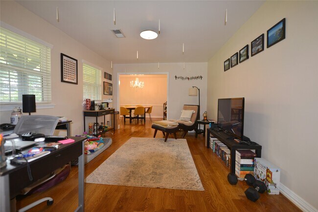 Building Photo - 5118 Lymbar Dr