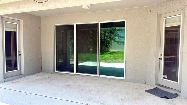 Building Photo - 4890 Palmetto Park Dr