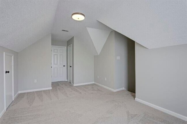 Building Photo - 6479 Stone Lake Dr