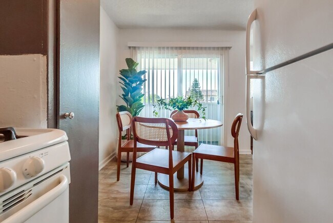 Building Photo - 6117 11th Ave